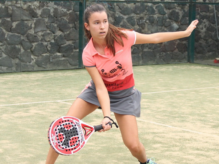 El Consejo Superior de Deportes nombra a la padelista almuñequera Helga García Ortuño “Deportista de alto nivel”